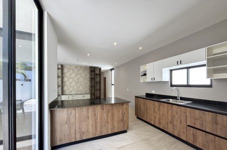 Casa en venta en Verna  Conkal en Merida de 2 plantas 3 recamaras equipada